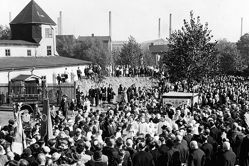 Katowice-Józefowiec_poświęcenie_kamienia_węgielnego_3_1_0_15_447_239257.jpg